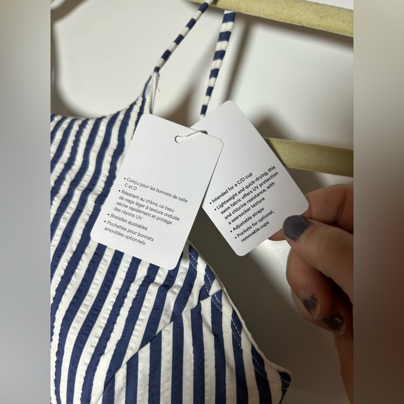 Lululemon XS C/D Cup High Neck Swim top - Picture 6 of 11